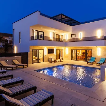 Riva Villa